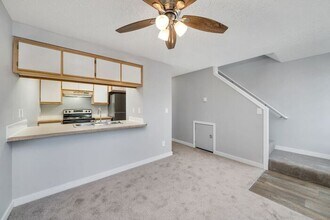 Building Photo - 2 bedroom unit. Pets OK! Lots of upgrades! Full size washer and dryer in every unit!!