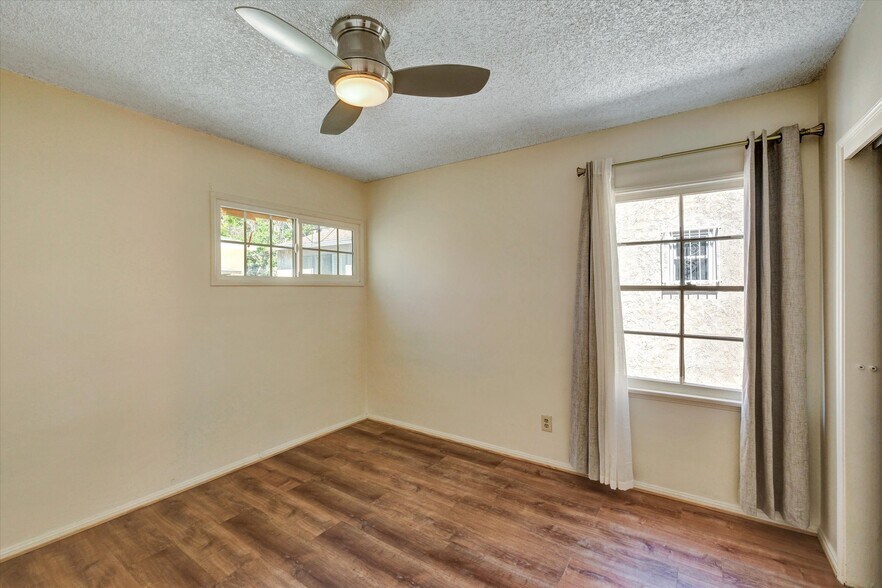 Building Photo - 2511 Castle Heights Ave