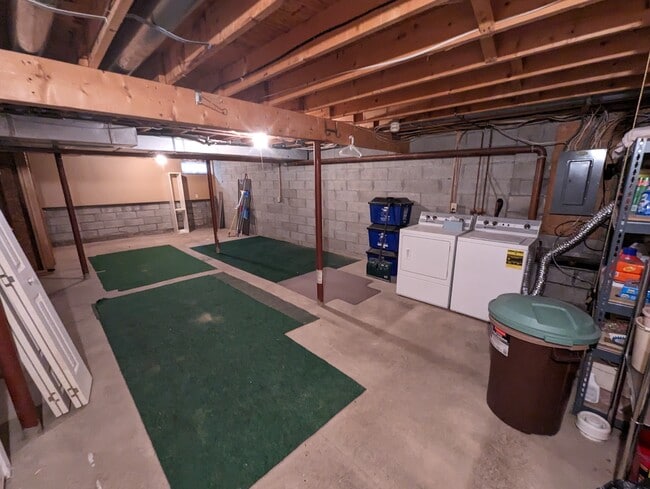 Building Photo - 172 Williamsburg Ct