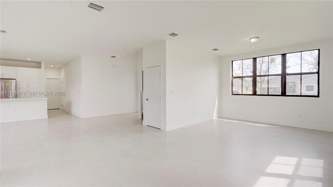 Building Photo - 20930 SW 96th Ct