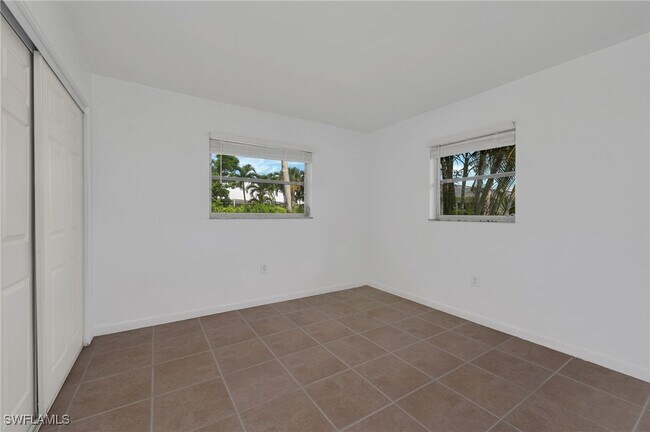 Building Photo - 167 Crown Dr