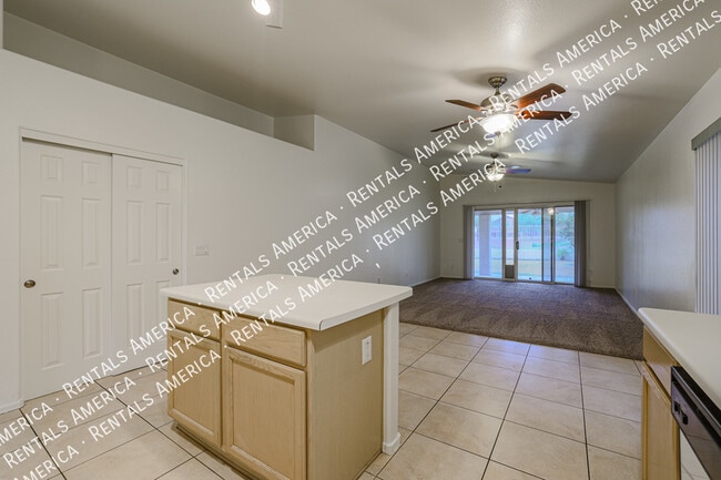 Building Photo - 7158 E Juanita Ave