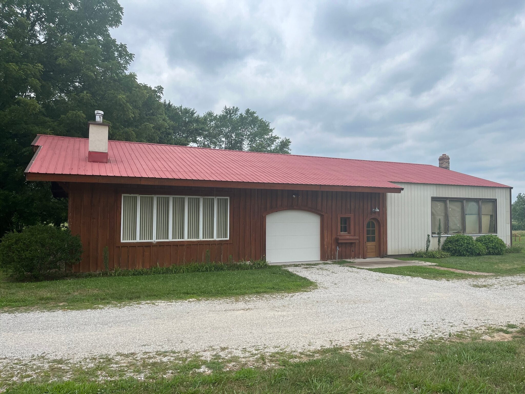 Building Photo - 7455 Hilltop Dr
