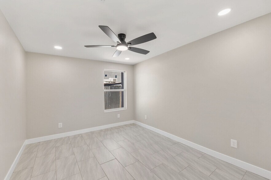 Building Photo - 1331 W Speedway Blvd