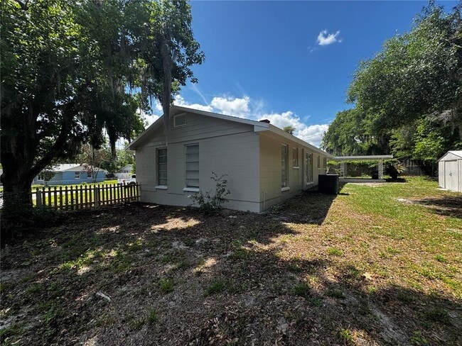 Building Photo - 1610 Crest Ave