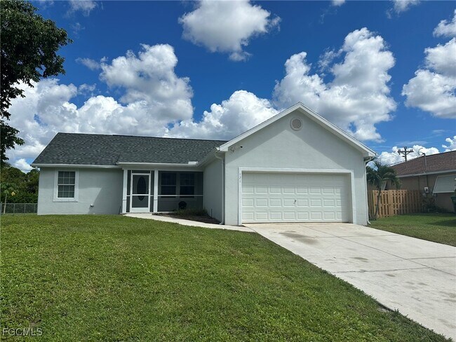 Primary Photo - 121 NE 11th Pl