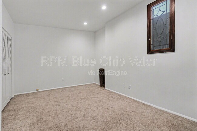 Building Photo - 1119 E McMillan St