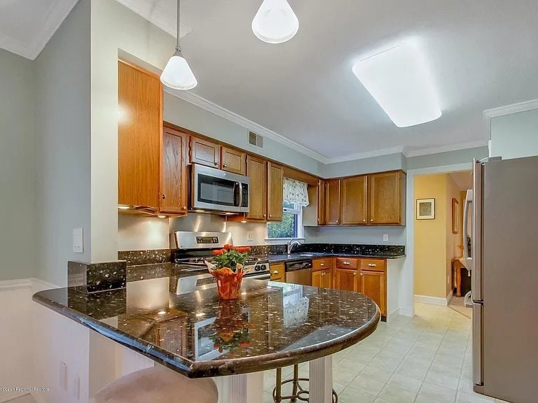 Building Photo - 70 Bowman Rd