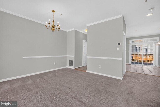 Building Photo - 2495 Cheyenne Dr