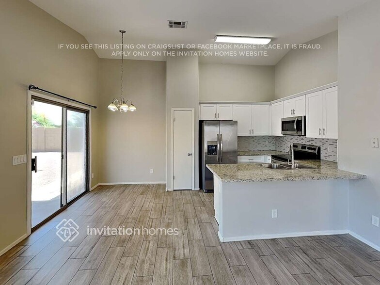 Building Photo - 10476 W Sunflower Pl