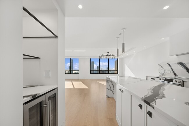 Building Photo - 180 E Pearson St