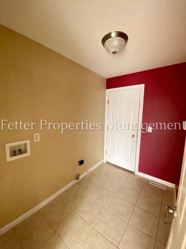 Building Photo - Gorgeous 3 Bedroom Newburgh Home!
