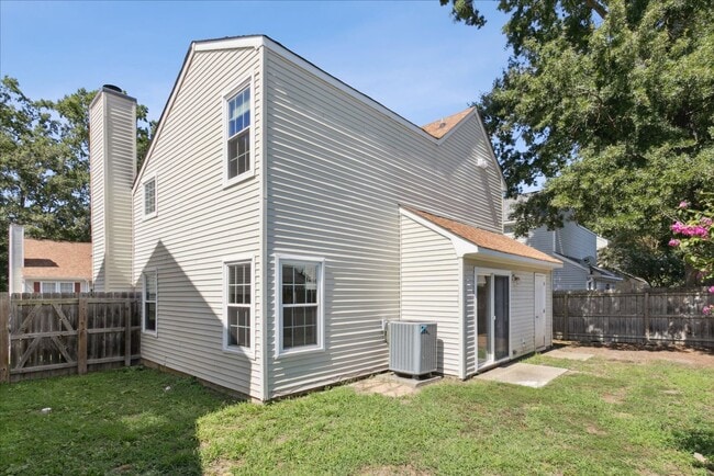 Building Photo - 192 Lee's Ml Dr
