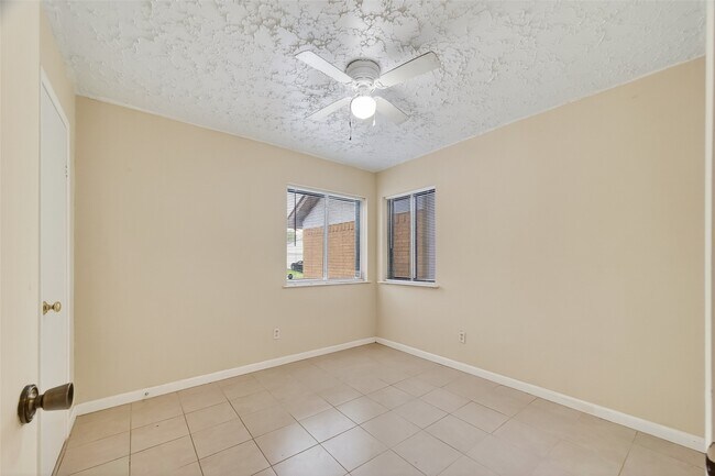 Building Photo - 319 Richvale Ln