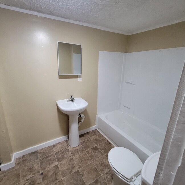 Building Photo - Near Southeast 3BR/2BA Home for Rent!