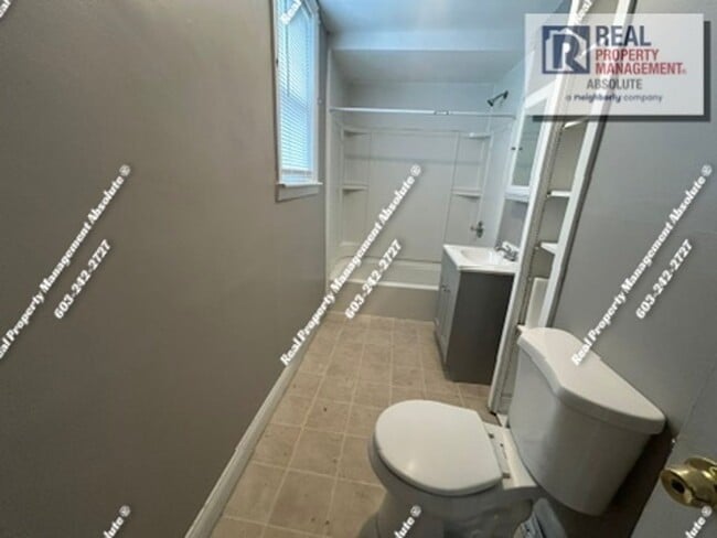 Building Photo - Large First-Floor 3BR Near Downtown Manchester