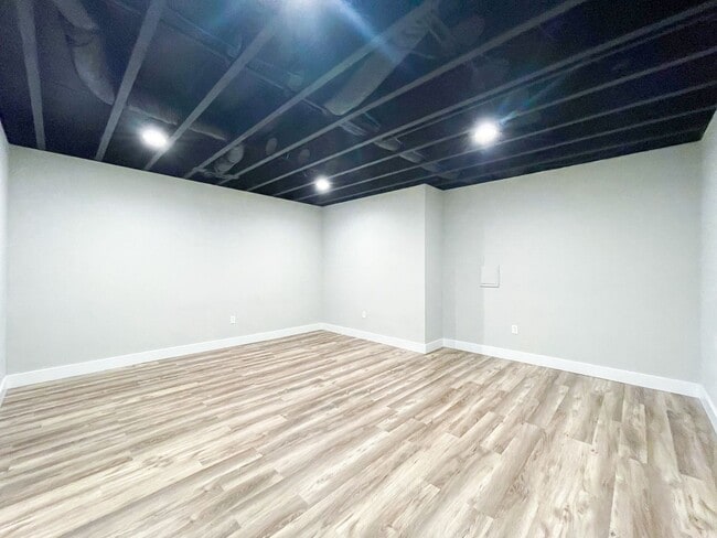 Building Photo - 20 Central Greens Blvd