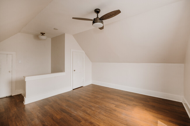 Master bedroom - upper - 1121 12th Ave