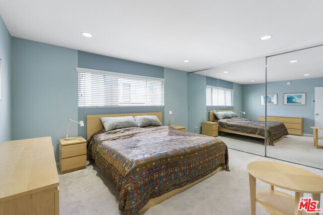 Building Photo - 843 4th St