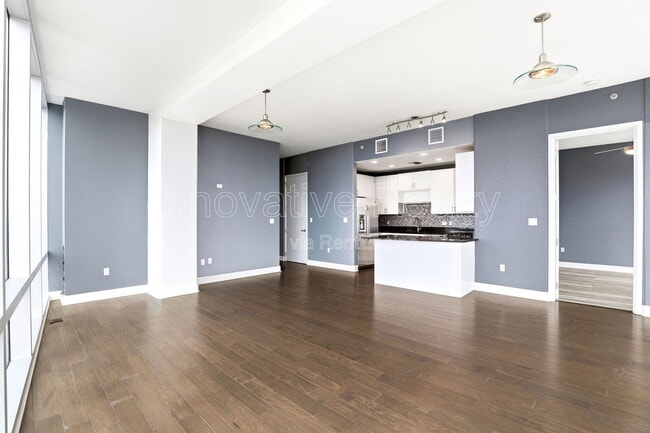 Building Photo - 150 E Robinson St