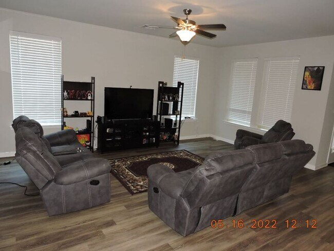 Building Photo - Pelican Lakes Home for Lease