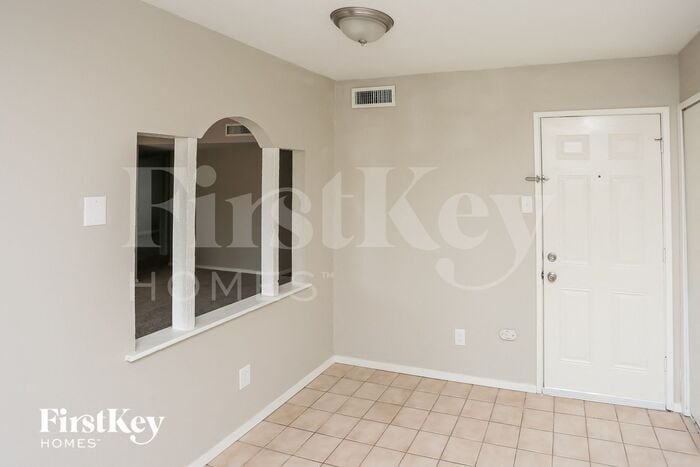 Building Photo - 2105 Highbury Rd