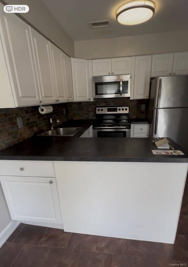 Building Photo - 94 Whalers Cove Dr