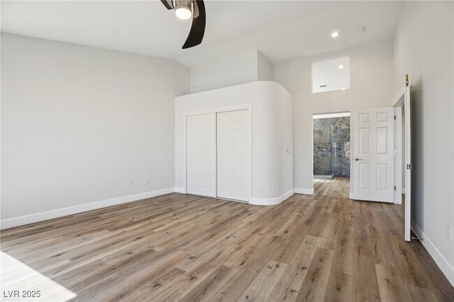 Building Photo - 2504 Youngdale Dr