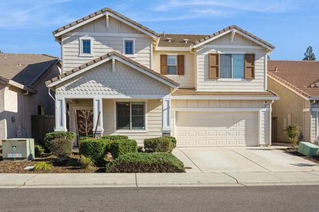 Building Photo - Gorgeous Roseville Home in Gated Community