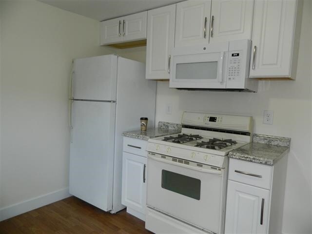 Building Photo - 167 Pleasant St