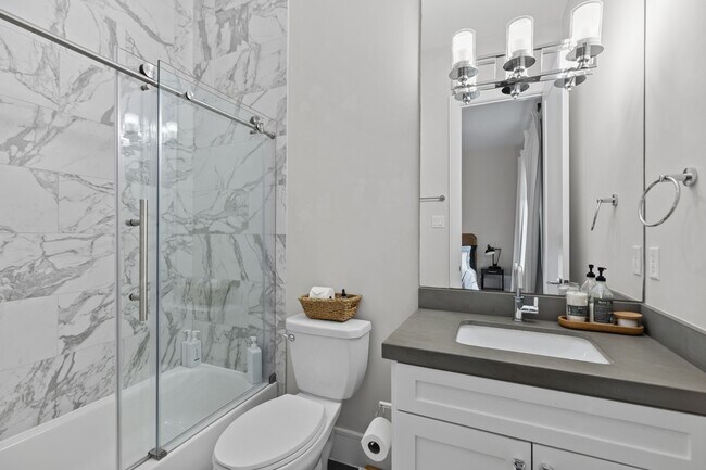 Building Photo - 2518 Southgate Blvd