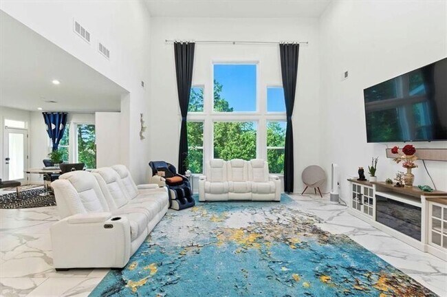 Building Photo - 2121 Harmony Dr