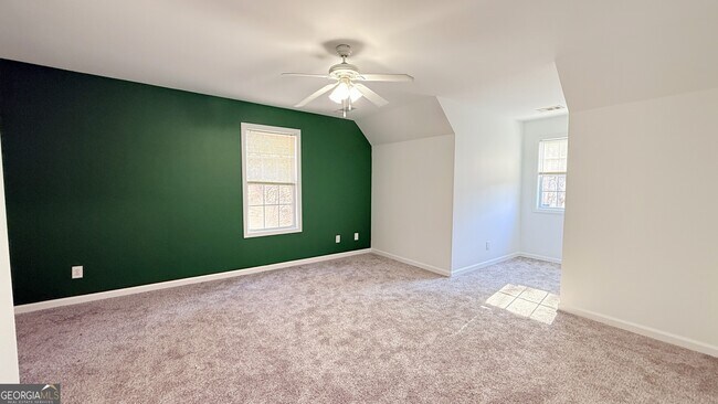 Building Photo - 3395 Woodlake Ln