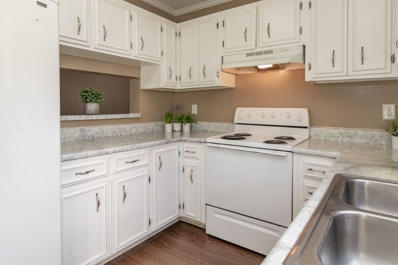 Building Photo - 2018 Briar Ct