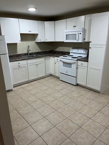Primary Photo - 863 Johnson Ave