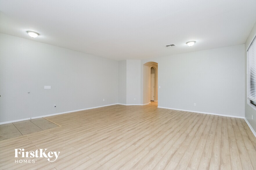 Building Photo - 12529 W Highland Ave