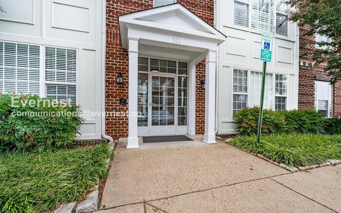 Building Photo - 701 Cobblestone Blvd