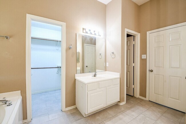 Building Photo - 5104 Big Spring Dr