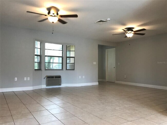 Building Photo - 2431 Doud St