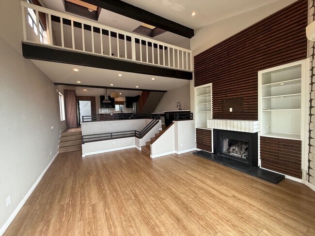 Building Photo - 2 Bedroom, 2 Bath + Loft, with Exceptional Views! Just Steps to the Beach!