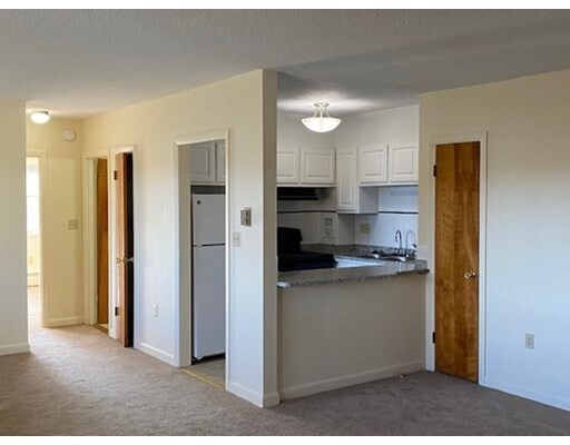 Building Photo - 5 Lakeview Gardens