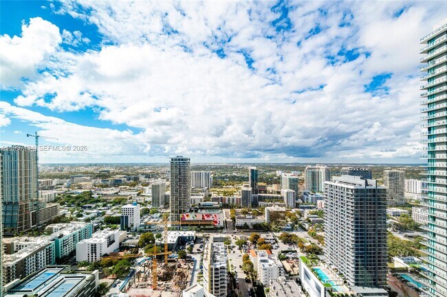 Building Photo - 2900 NE 7th Ave