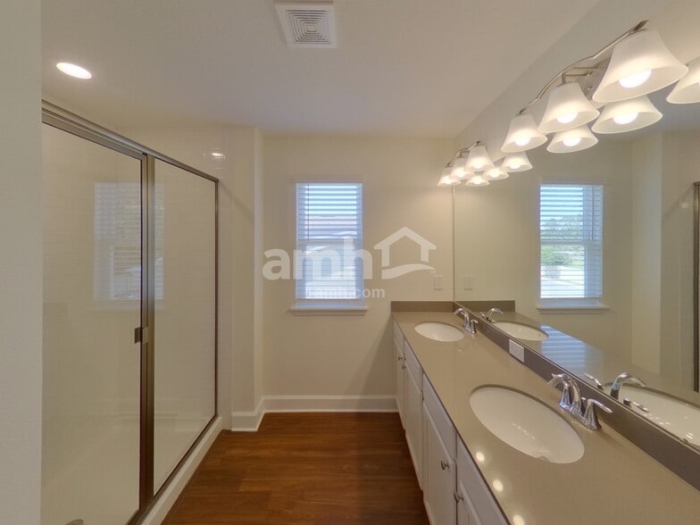 Building Photo - 3366 Bridge Haven Dr