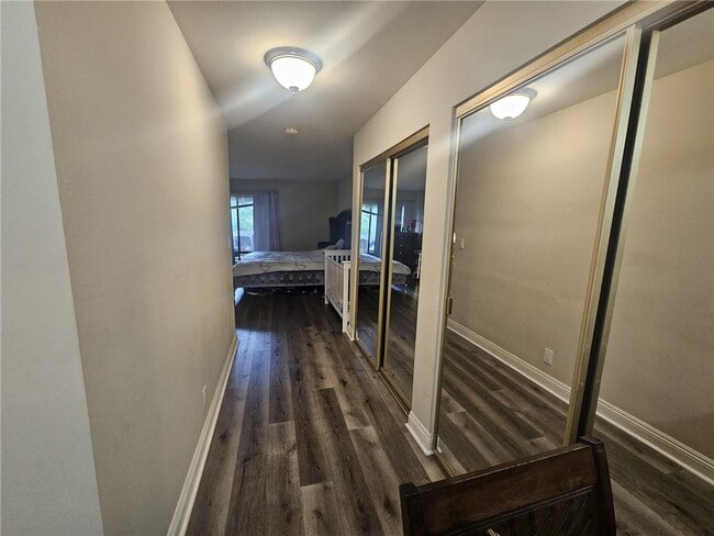 Building Photo - 545 S Ranch View Cir