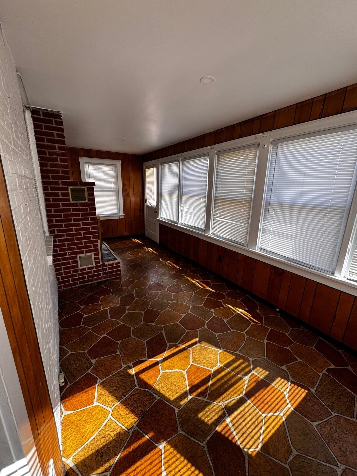 Building Photo - 203 N Reber St