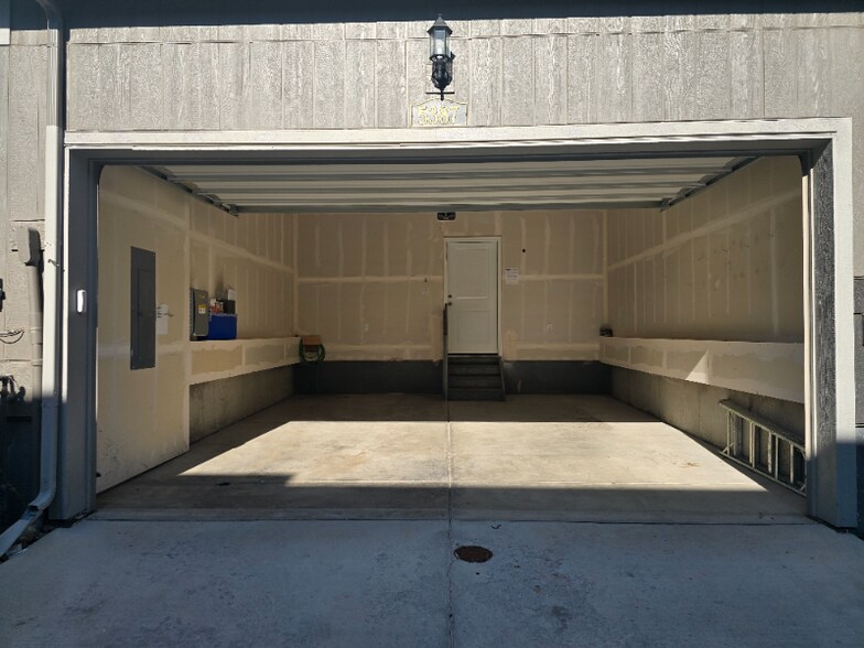 Building Photo - 5387 Euclid Dr