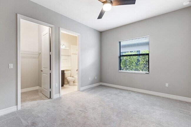 Building Photo - ** STONECREEK ** 3 BED + DEN / 3.5 BATH - ...