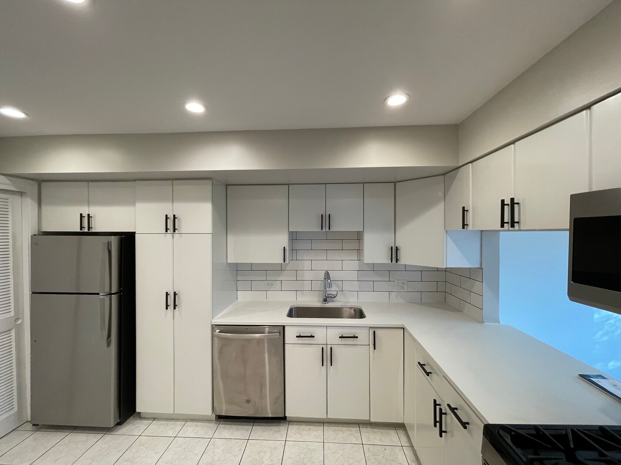 Building Photo - 725 Hibbard Rd