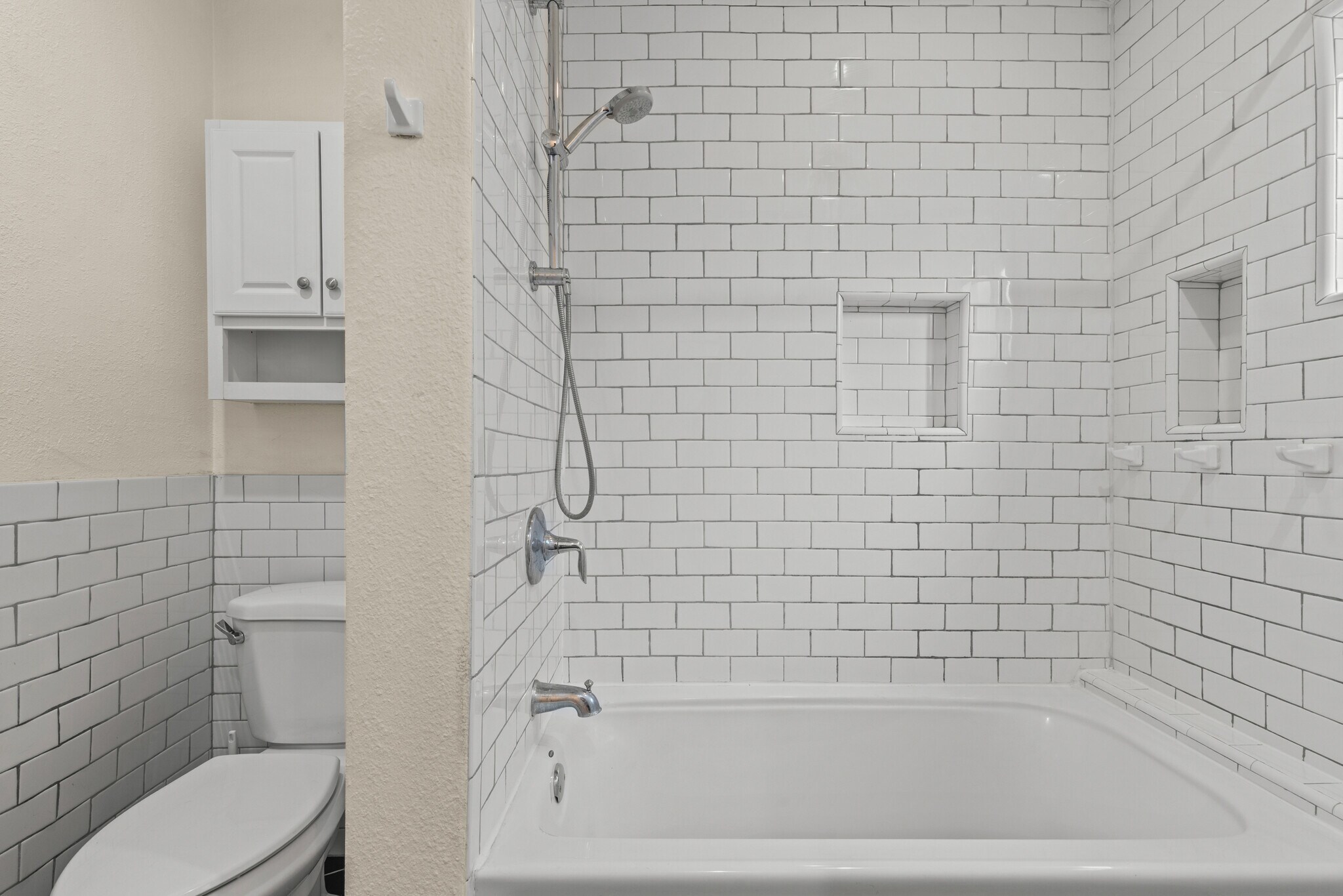 Primary En Suite Bath - 2354 Fletcher Dr