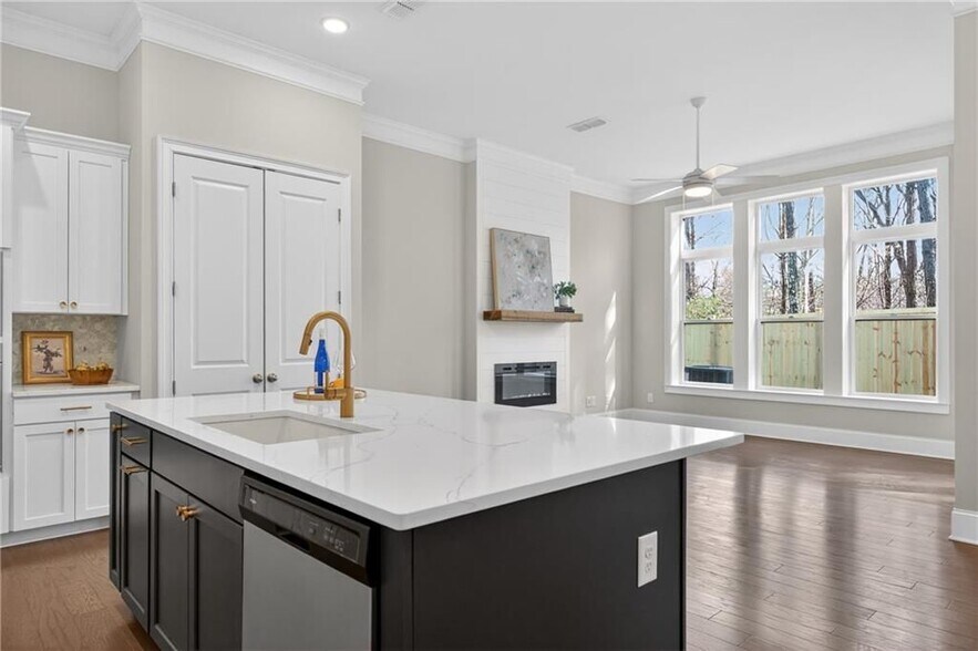 Building Photo - 687 Stickley Oak Way